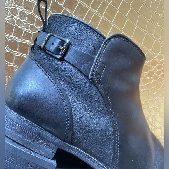 UGG Black Leather Demi Buckle Ankle Boot SZ 10 - Picture 9 of 15